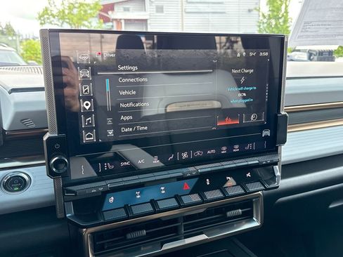 Used 2022 GMC Hummer EV Edition 1 w/ LPO, Illumination Package AWD/4WD image 17