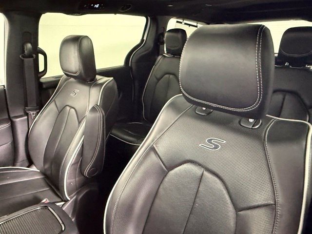 Used 2025 Chrysler Pacifica Limited FWD image 39