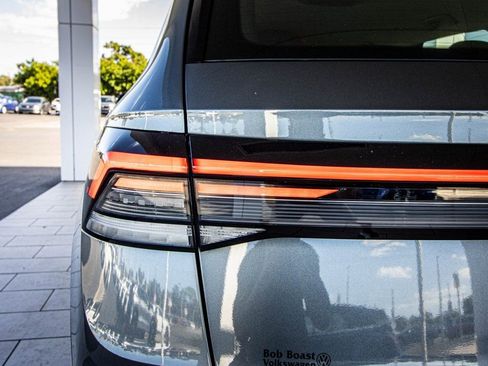 New 2026 Volkswagen Taos S image 13