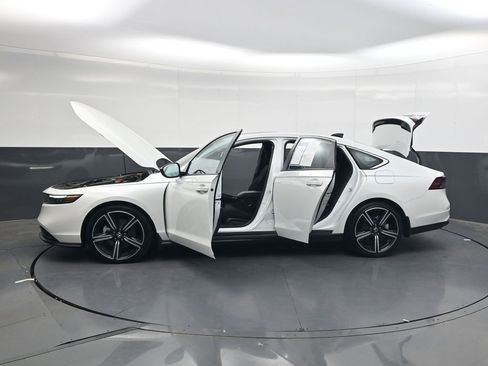 Used 2024 Honda Accord Sport image 35