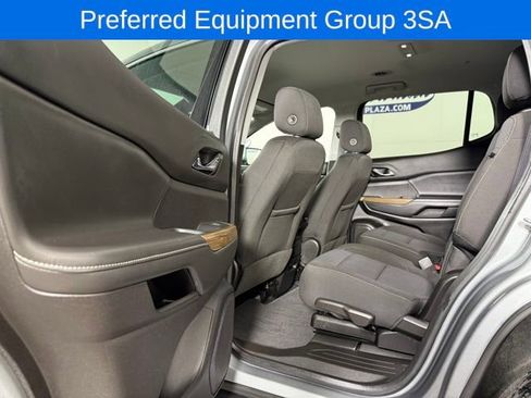 Used 2023 GMC Acadia SLE w/ Driver Convenience Package image 13