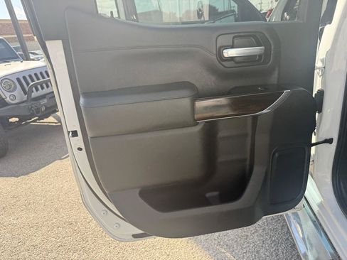 Used 2020 GMC Sierra 1500 SLT RWD image 15