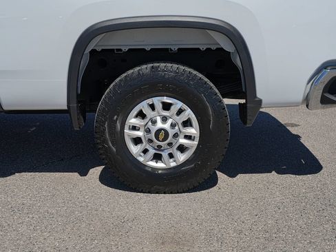Used 2025 Chevrolet Silverado 2500 LT w/ Convenience Package AWD/4WD image 13
