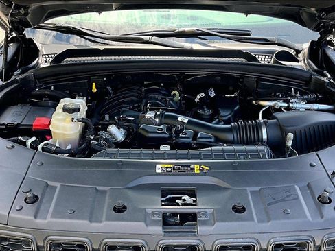 Certified 2022 Jeep Grand Cherokee Altitude AWD/4WD image 10