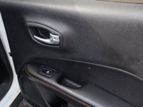 Used 2018 Jeep Compass Limited w/ Navigation Group image 12