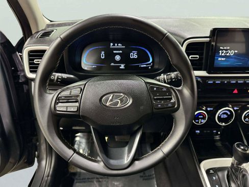 Used 2024 Hyundai Venue Limited FWD image 45
