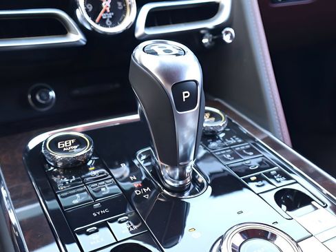 New 2026 Bentley Flying Spur Plug-In Hybrid AWD/4WD image 28