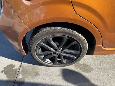 Used 2017 Chevrolet Sonic LT w/ Convenience Package image 5