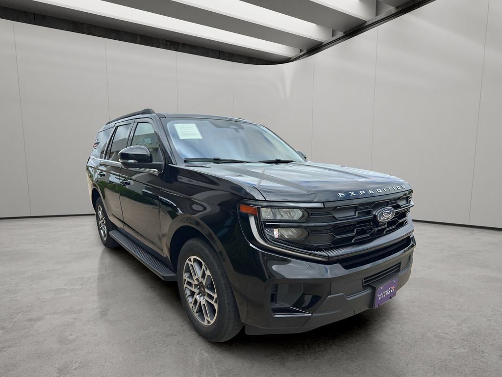 Used 2025 Ford Expedition Active AWD/4WD image 12