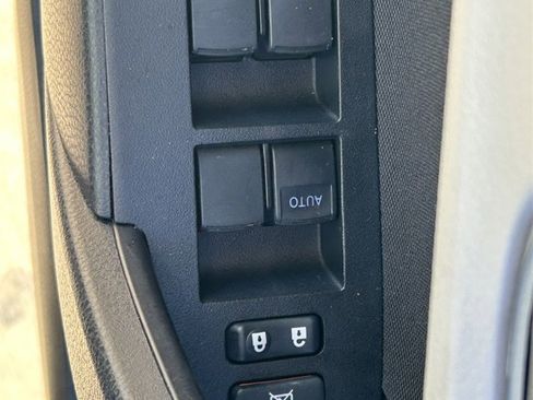 Used 2019 Toyota Corolla L image 21