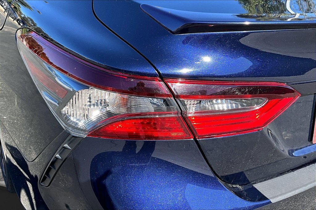 Used 2022 Toyota Camry SE w/ Carpet Mat Package (TMS) FWD image 32