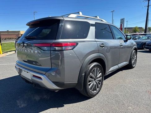 Certified 2025 Nissan Pathfinder SL w/ SL Premium Package AWD/4WD image 5