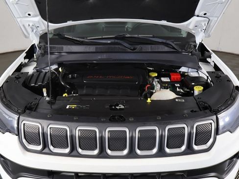 Used 2022 Jeep Compass Latitude AWD/4WD image 17