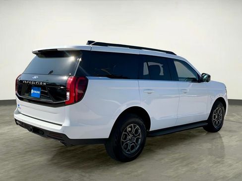 Certified 2025 Ford Expedition Active AWD/4WD image 9