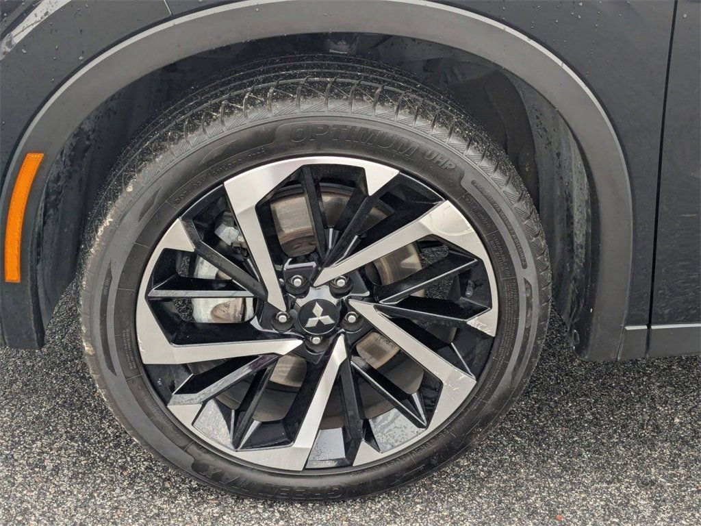 Used 2024 Mitsubishi Outlander SE FWD image 11