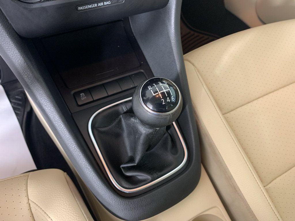Used 2012 Volkswagen Jetta TDI FWD image 25