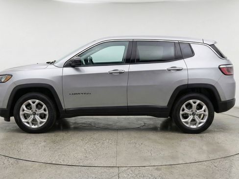Used 2025 Jeep Compass Latitude image 5