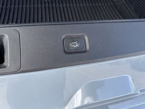 Used 2025 Ford Expedition Platinum w/ Driver's Package image 10