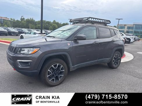 Used 2019 Jeep Compass Trailhawk w/ Cold Weather Group AWD/4WD image 2