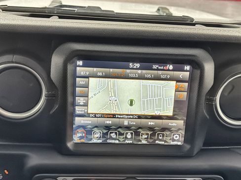 Used 2021 Jeep Wrangler Unlimited Sahara image 20