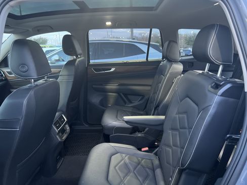 Certified 2025 Volkswagen Atlas SE w/ Panoramic Sunroof Package image 29