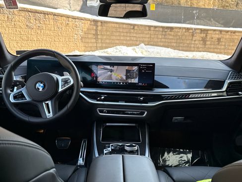 Certified 2026 BMW X5 M60i w/ Executive Package image 8