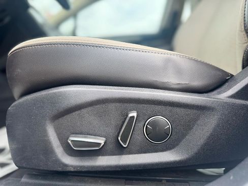 Used 2020 Ford Fusion SE w/ Equipment Group 151A FWD image 44