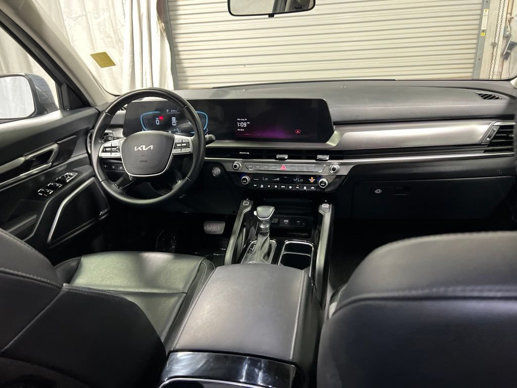 Used 2025 Kia Telluride S FWD image 14