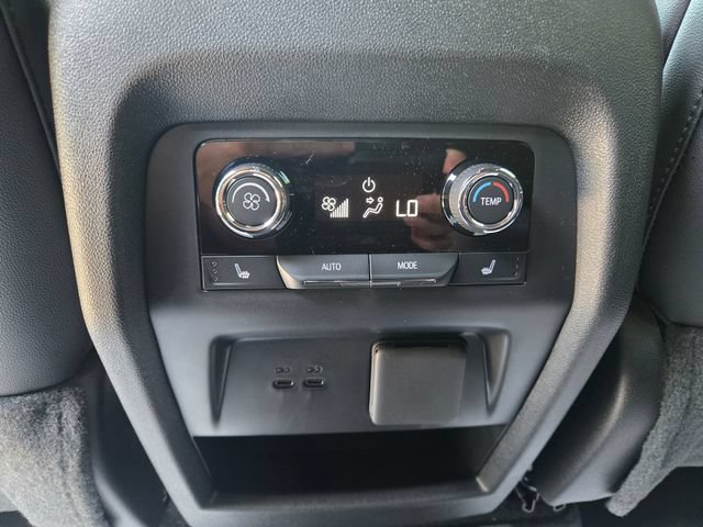 New 2026 Chevrolet Traverse RS w/ LPO, Floor Liner Package FWD image 19