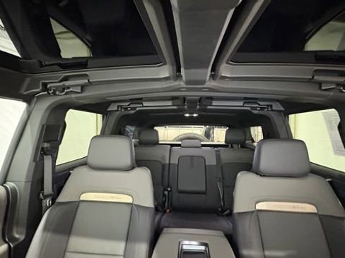 Used 2025 GMC Hummer EV 2X image 30