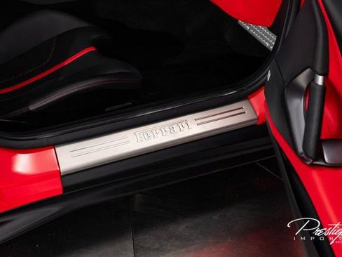 Used 2020 Ferrari 812 Superfast RWD image 43
