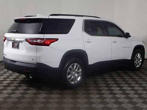 Used 2020 Chevrolet Traverse LT w/ Driver Confidence II Package AWD/4WD image 11