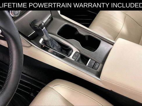 Used 2018 Honda Accord Touring image 18