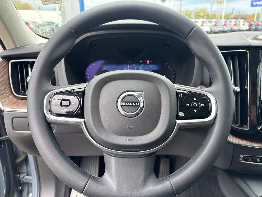 Certified 2023 Volvo XC60 B5 Plus AWD/4WD image 21
