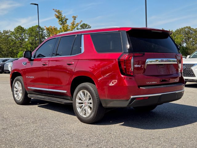 Used 2024 GMC Yukon SLT w/ SLT Premium Package RWD image 3