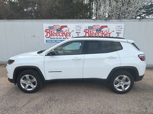 Used 2024 Jeep Compass Latitude image 7