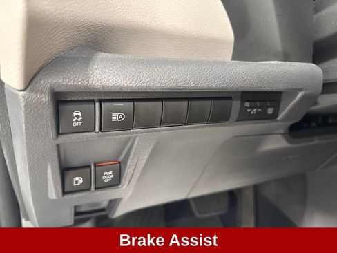 Used 2022 Toyota Sienna LE FWD image 9