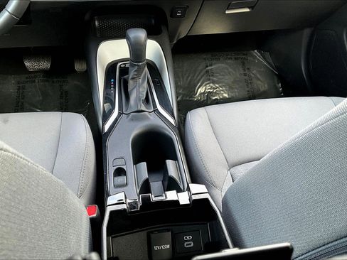 Used 2025 Toyota Corolla SE image 30