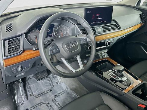 Certified 2023 Audi Q5 2.0T Premium w/ Convenience Package image 9