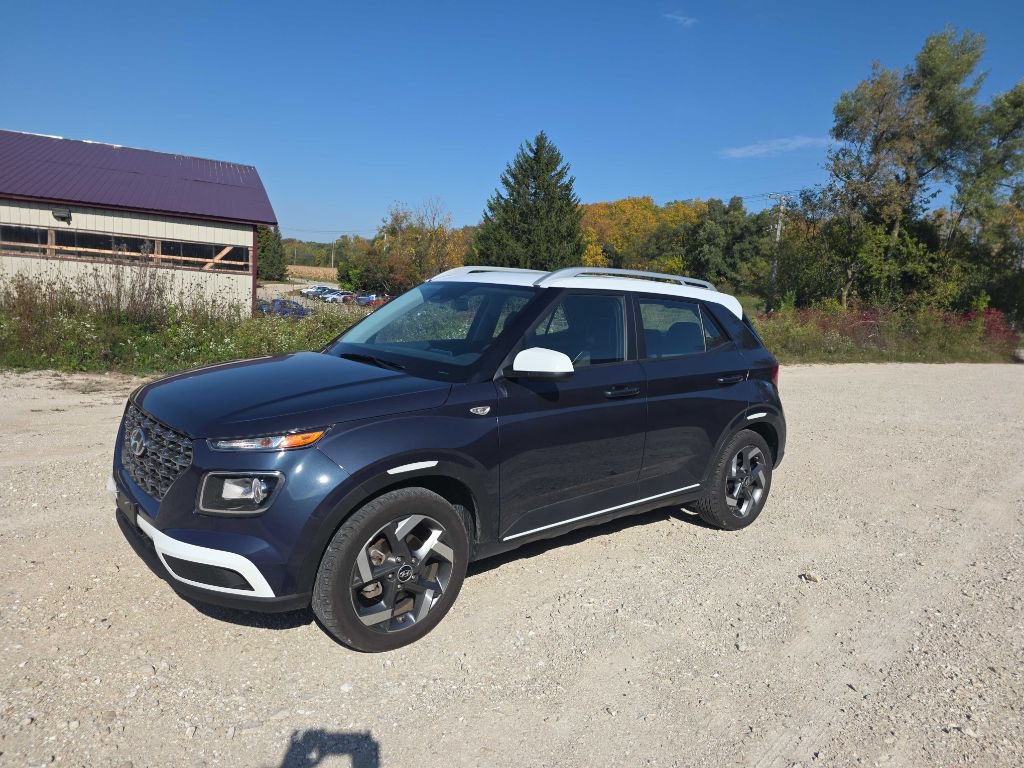 Used 2026 Hyundai Venue SEL FWD image 1