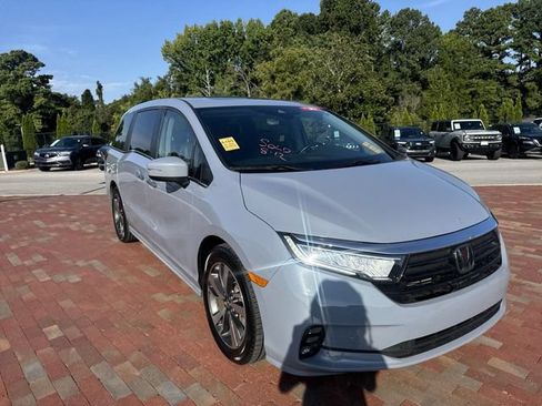 Certified 2024 Honda Odyssey Touring image 19