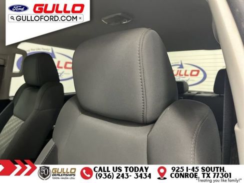 Used 2021 Toyota Tundra SR5 w/ SR5 Upgrade Package AWD/4WD image 18