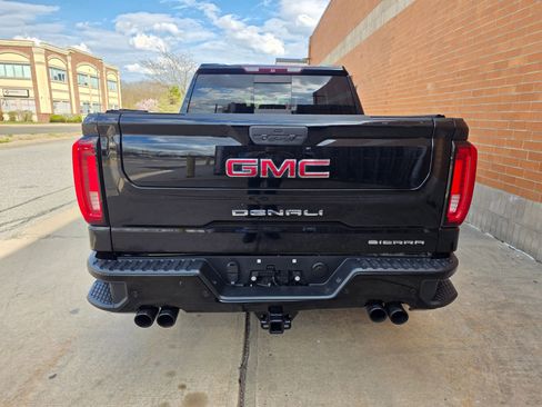 Used 2019 GMC Sierra 1500 Denali w/ Denali Ultimate Package AWD/4WD image 10