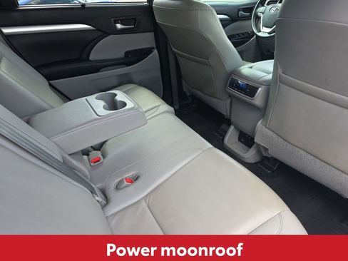 Used 2019 Toyota Highlander XLE image 20