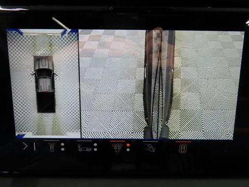 Used 2025 GMC Sierra 2500 AT4 w/ AT4 Premium Plus Package image 19