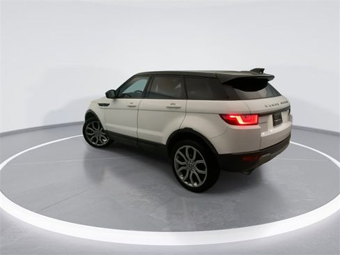 Used 2019 Land Rover Range Rover Evoque SE image 2
