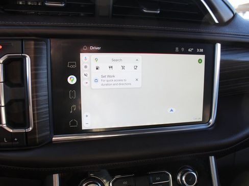 Used 2022 GMC Yukon XL Denali w/ Denali Premium Package image 32