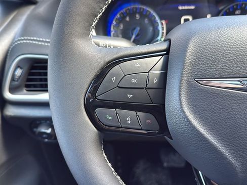 New 2026 Chrysler Pacifica Select AWD/4WD image 32