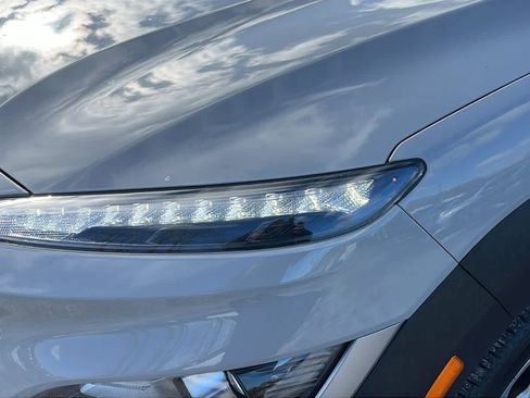 Used 2023 Hyundai Kona SEL image 4