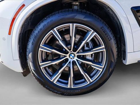 Used 2026 BMW X5 xDrive40i w/ M Sport Package AWD/4WD image 9